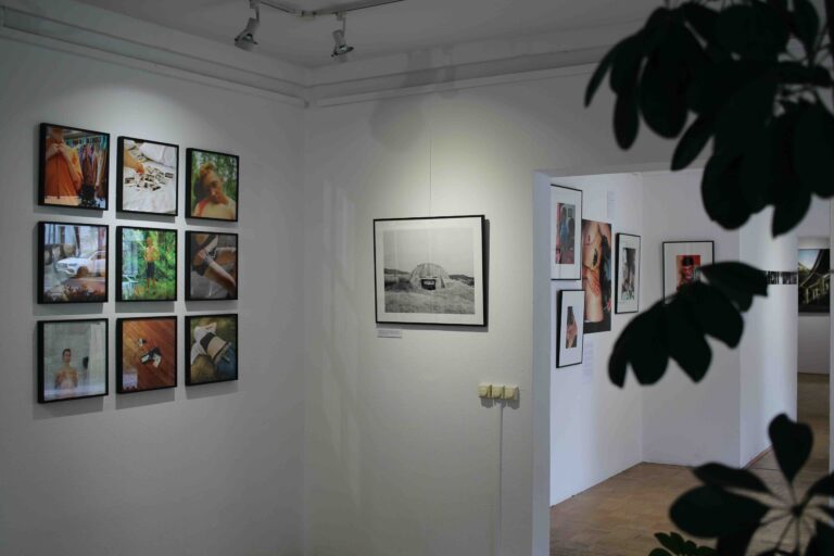 TRANSITION, Sept. 1–Oct. 28, 2022Fotogalerie Friedrichshain x analogueNOW!from left to right: Theo Godmann, Becoming, 2022–ongoingFilippo Bardazzi, Bunkers, ongoingNanténé Traoré, Tu vas pas mute, 2021–ongoing© Claire Ducresson-Boët